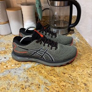 ASICS Gel Nimbus 24 size 11